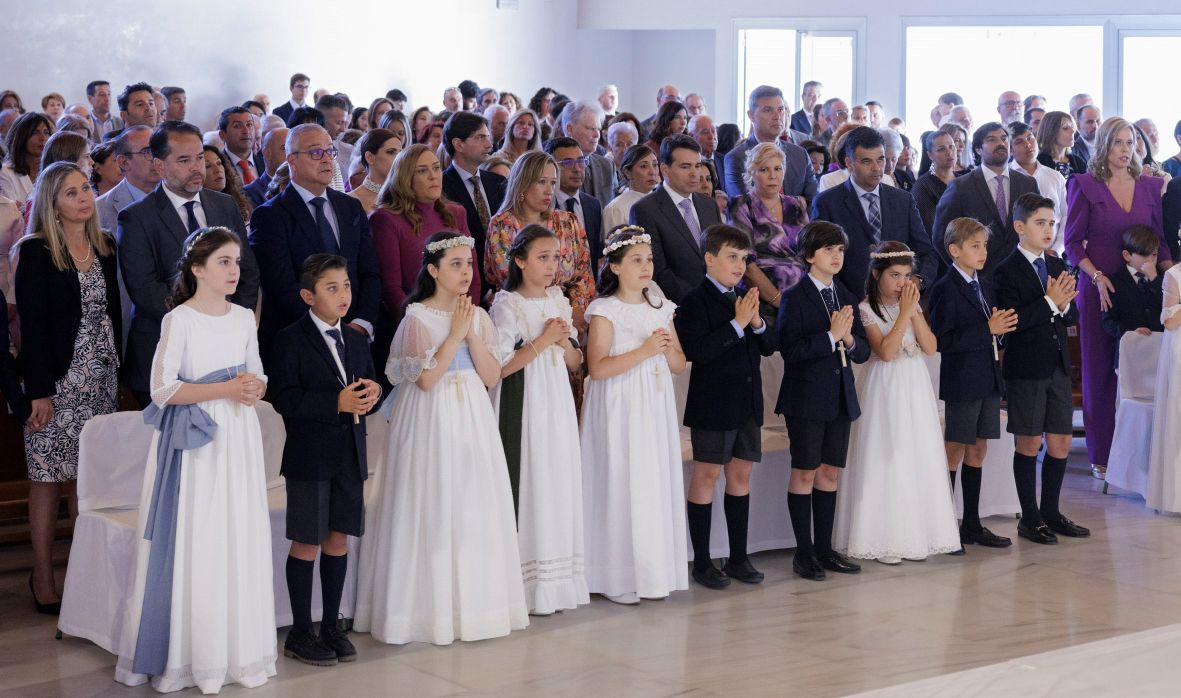 Alumnos del Colegio CEU San Pablo Sevilla reciben su Primera Comunión ...
