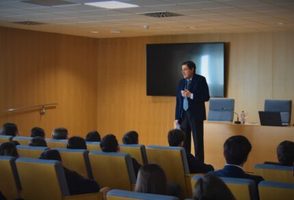 El Rector Magnífico de la Universidad CEU Fernando III presentó a los alumnos del Colegio CEU San Pablo Sevilla la Universidad CEU Fernando III