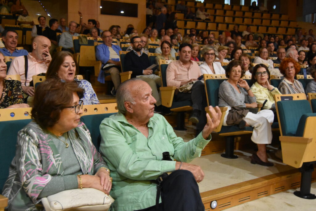 Público asistente al primer concierto de la temporada de la Orquesta de Cámara de Bormujos.