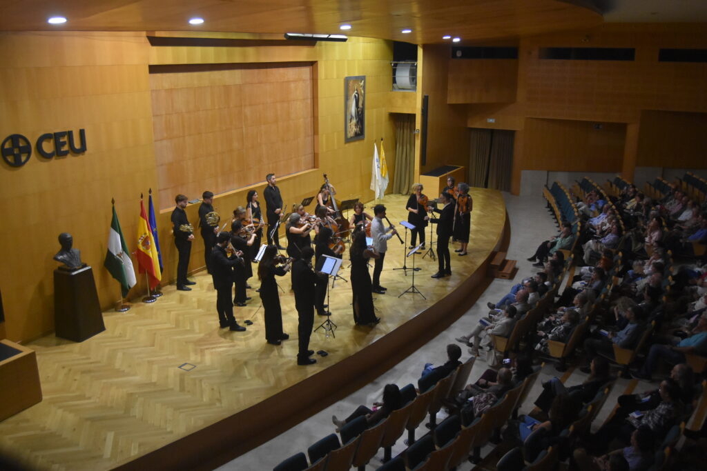 Orquesta de Cámara de Bormujos en el salón de actos del Campus CEU Andalucía.